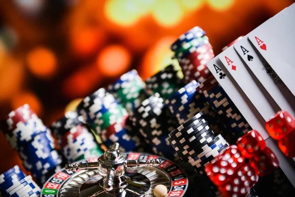 cuanwin777 live-dealer studio with real blackjack and roulette tables, HD cameras, and professional dealers